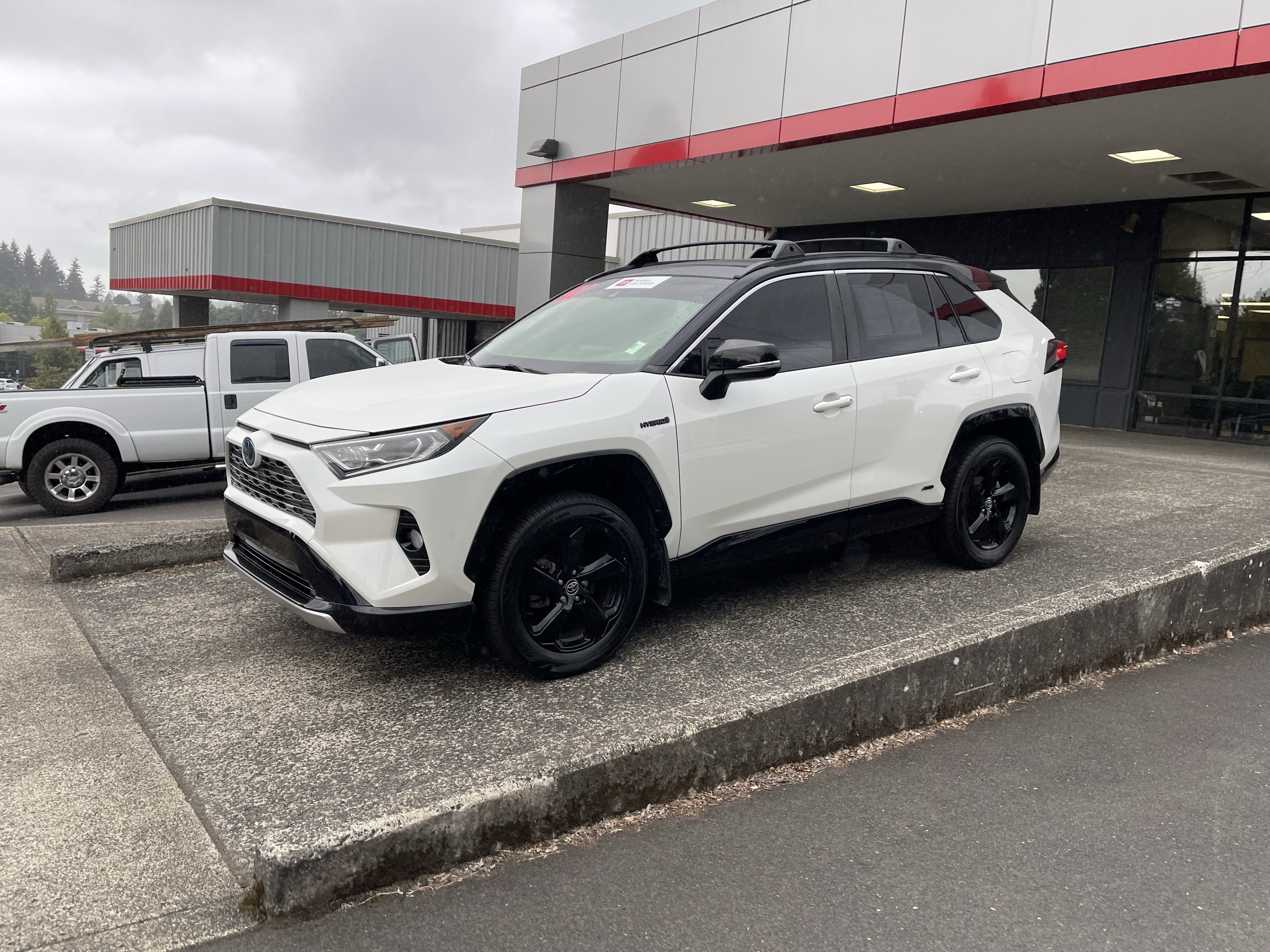 Certified 2020 Toyota RAV4 XSE w/ XSE Grade Weather Package AWD/4WD image 9