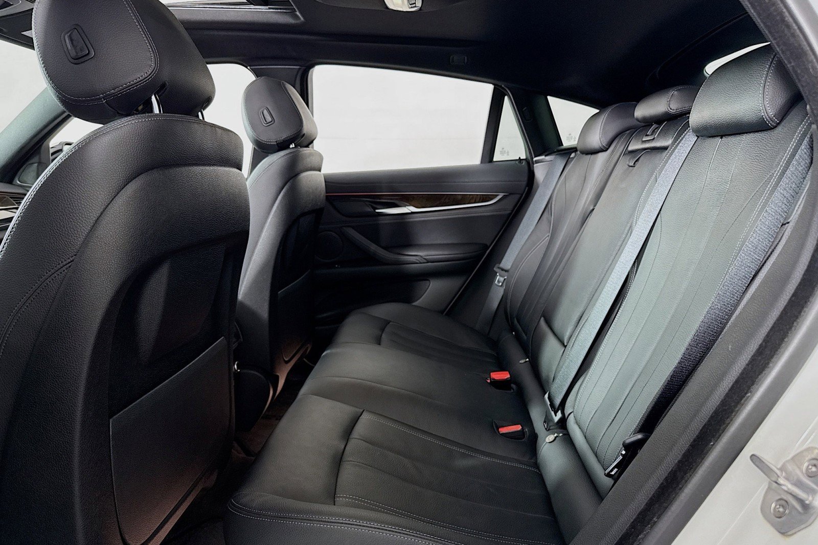 Used 2019 BMW X6 sDrive35i RWD image 8