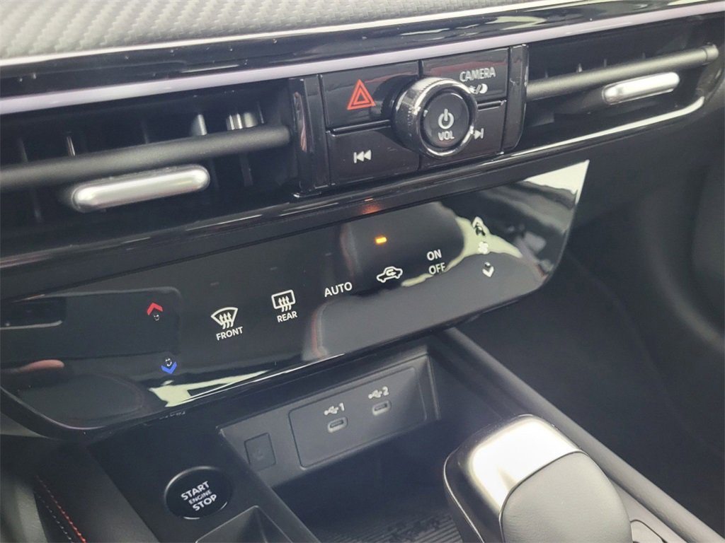 New 2025 Nissan Kicks SR image 23