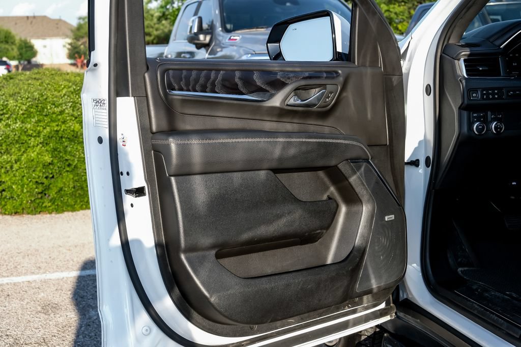 Used 2024 GMC Yukon XL Denali AWD/4WD image 53