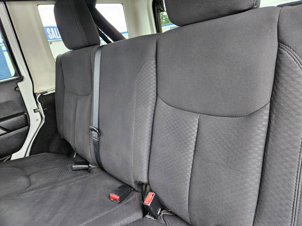 Used 2013 Jeep Wrangler Unlimited Sport image 14