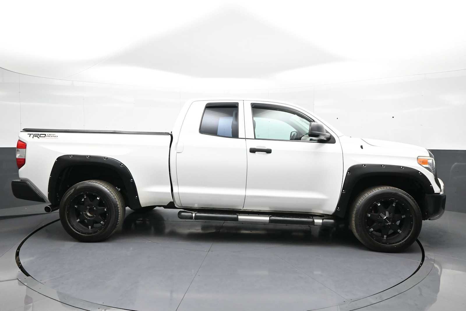 Used 2016 Toyota Tundra SR w/ Exterior Package AWD/4WD image 4