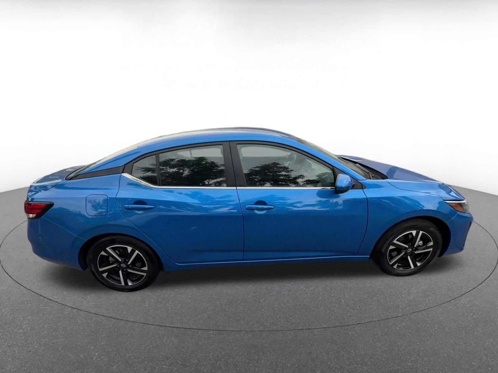 Used 2025 Nissan Sentra SV FWD image 16