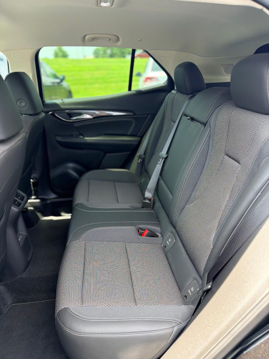 Used 2022 Buick Envision Preferred FWD image 11
