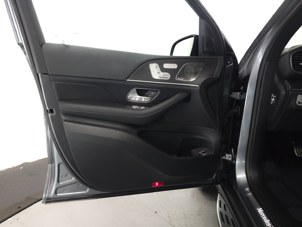 Certified 2026 Mercedes-Benz GLS 450 4MATIC image 5