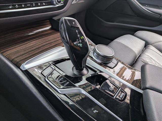 Used 2023 BMW 540i w/ Convenience Package image 17