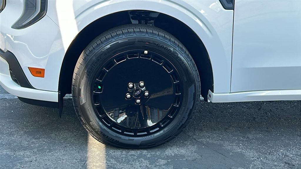 New 2025 Ford Maverick Lobo image 12