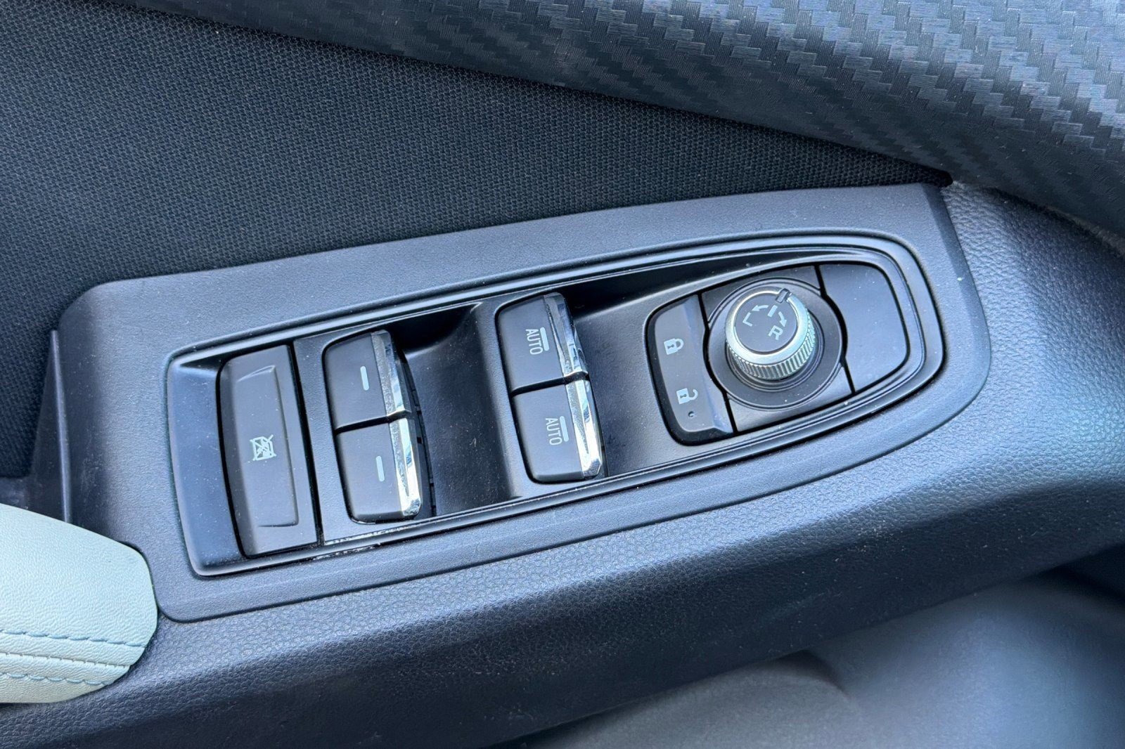 Used 2023 Subaru Ascent Premium w/ Convenience Package image 13