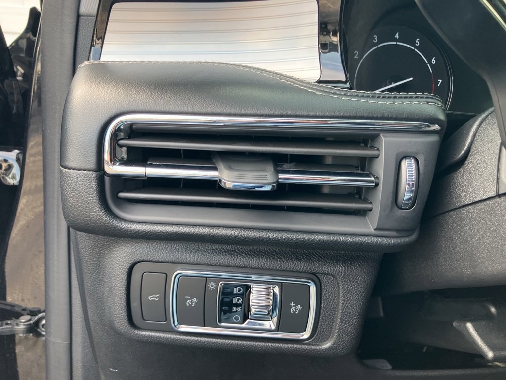 Used 2022 Lincoln Corsair AWD w/ Equipment Group 101A image 19