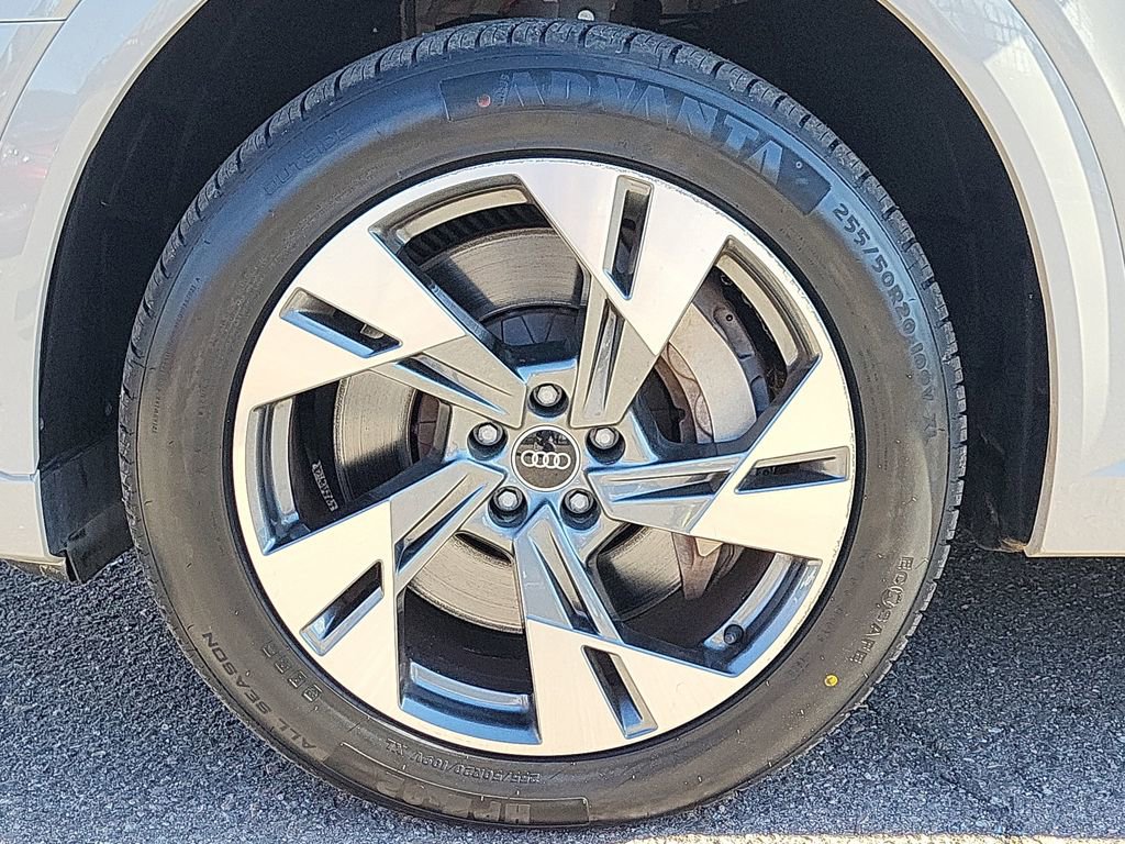 Used 2021 Audi e-tron Premium Plus w/ Premium Plus Package image 17