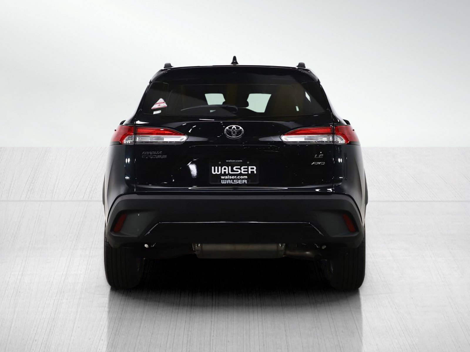 Used 2025 Toyota Corolla Cross LE w/ Moonroof Package image 4