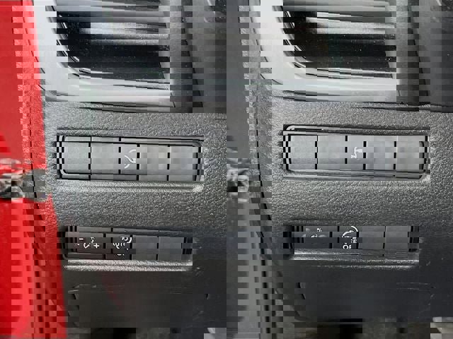 Used 2023 Nissan Rogue SV image 10