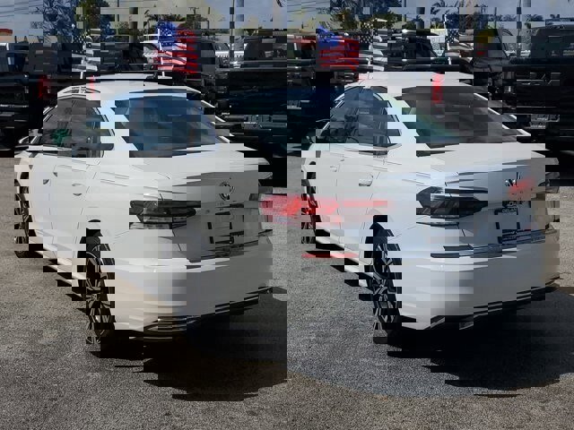 Used 2021 Volkswagen Passat 2.0T SE image 5