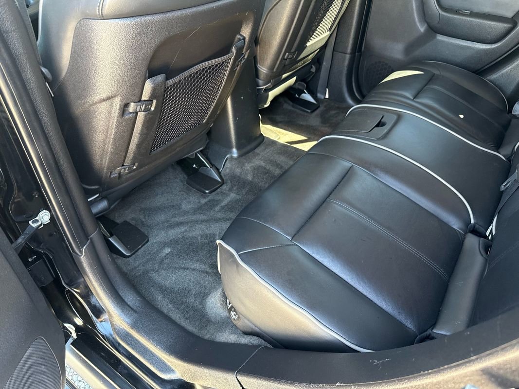 Used 2010 HUMMER H3 Alpha AWD/4WD image 25