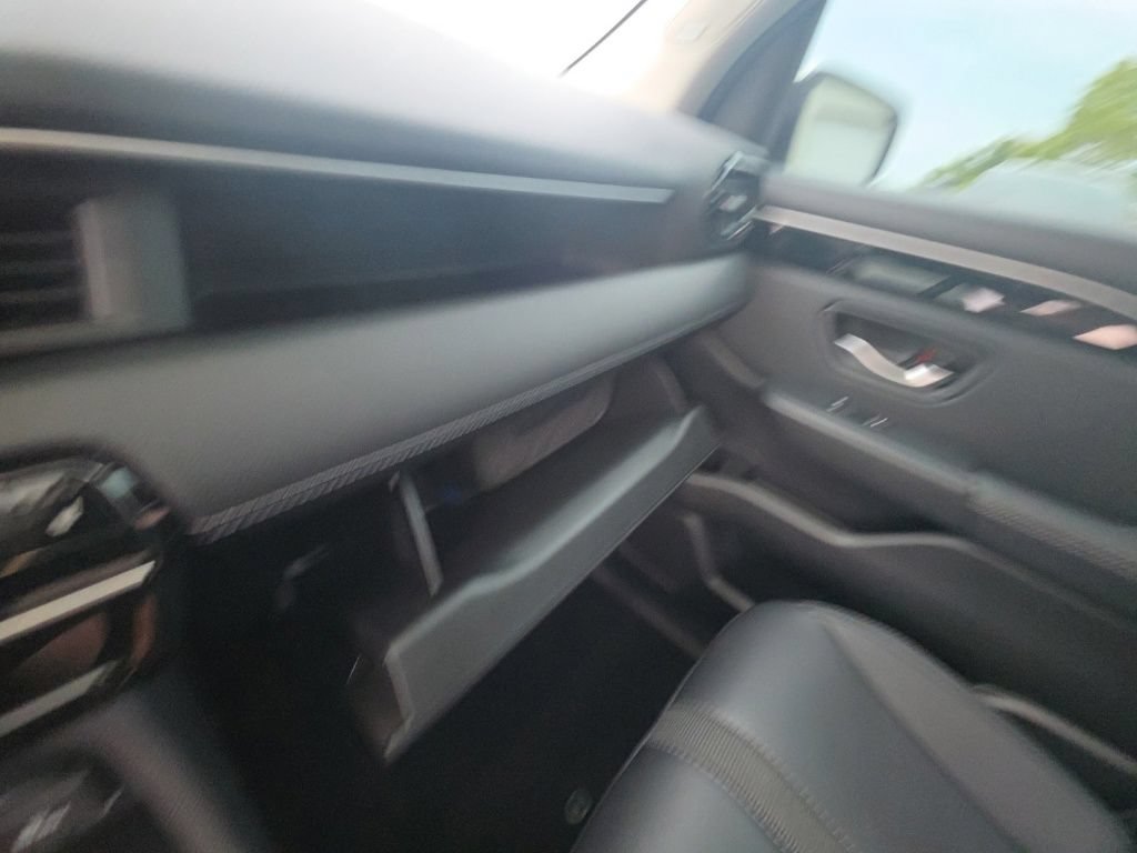 Used 2025 Honda Pilot Touring image 24