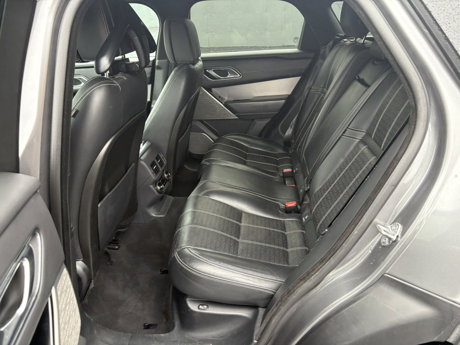 Used 2018 Land Rover Range Rover Velar R-Dynamic HSE image 19