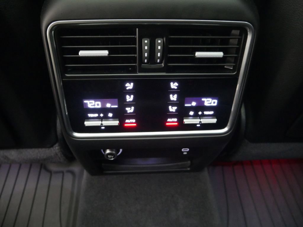 Certified 2023 Porsche Cayenne S AWD/4WD image 33