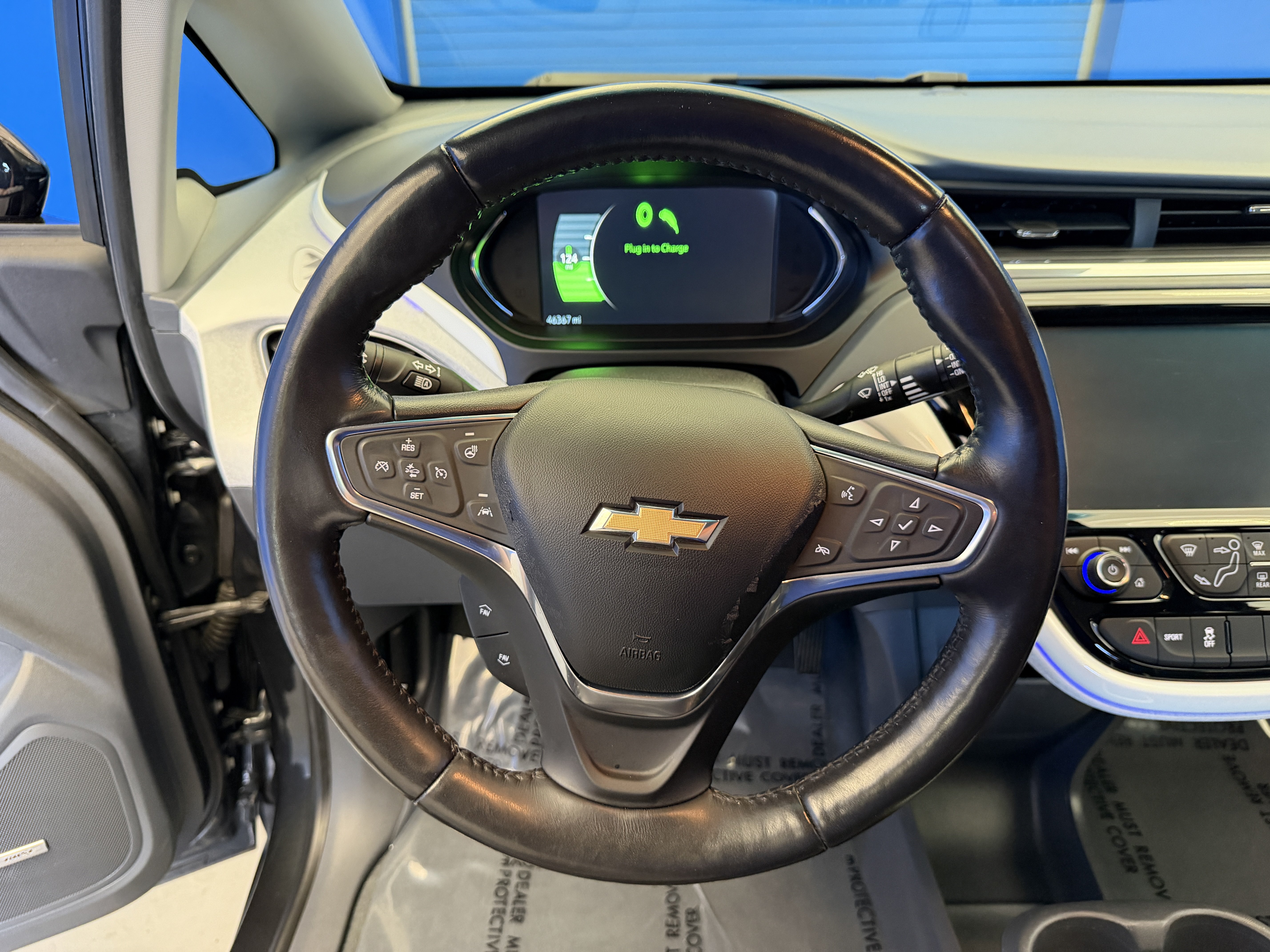Used 2020 Chevrolet Bolt Premier w/ Infotainment Package FWD image 14