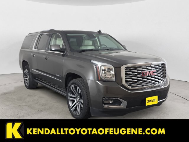 Used 2020 GMC Yukon XL Denali w/ Denali Ultimate Package AWD/4WD image 3