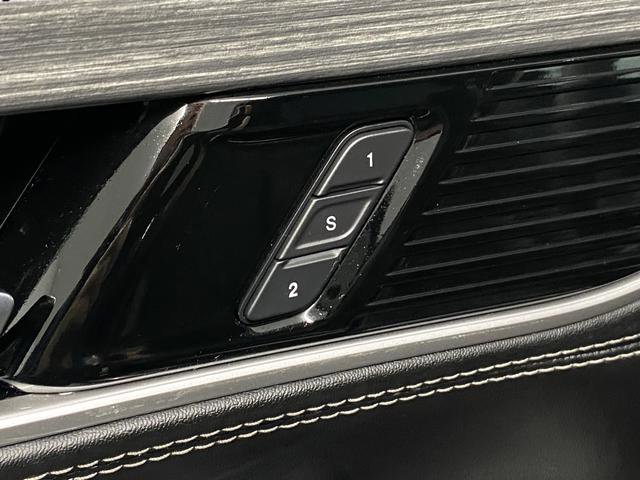 Used 2023 Jeep Wagoneer L Series III w/ Preferred Equipment Group image 49