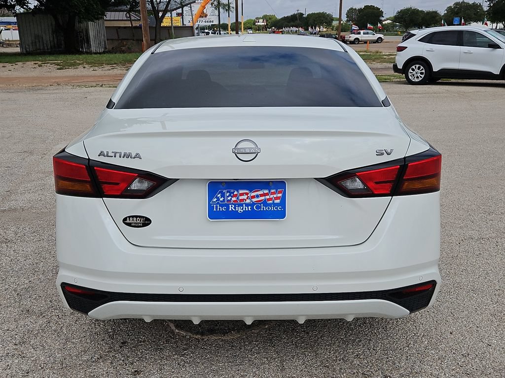 Used 2024 Nissan Altima 2.5 SV FWD image 9