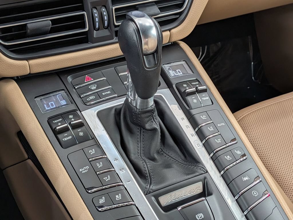 Used 2021 Porsche Macan AWD/4WD image 24