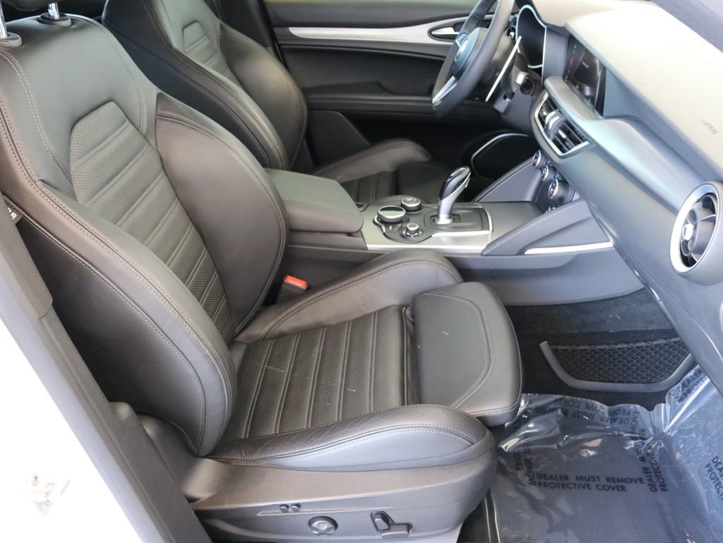 Used 2019 Alfa Romeo Stelvio Ti Sport w/ Quick Order Package 22S Sport AWD/4WD image 44