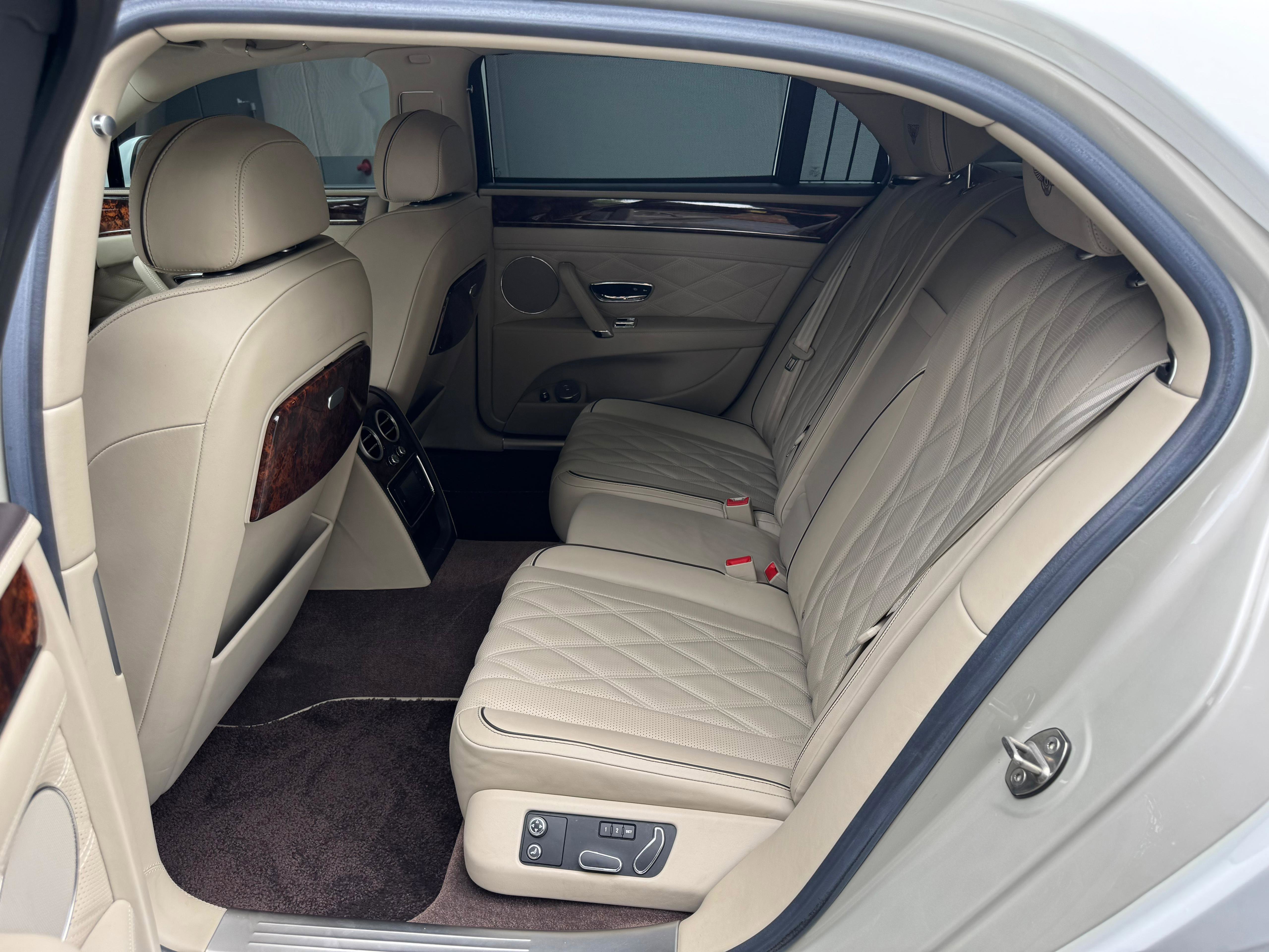 Used 2015 Bentley Flying Spur W12 AWD/4WD image 31