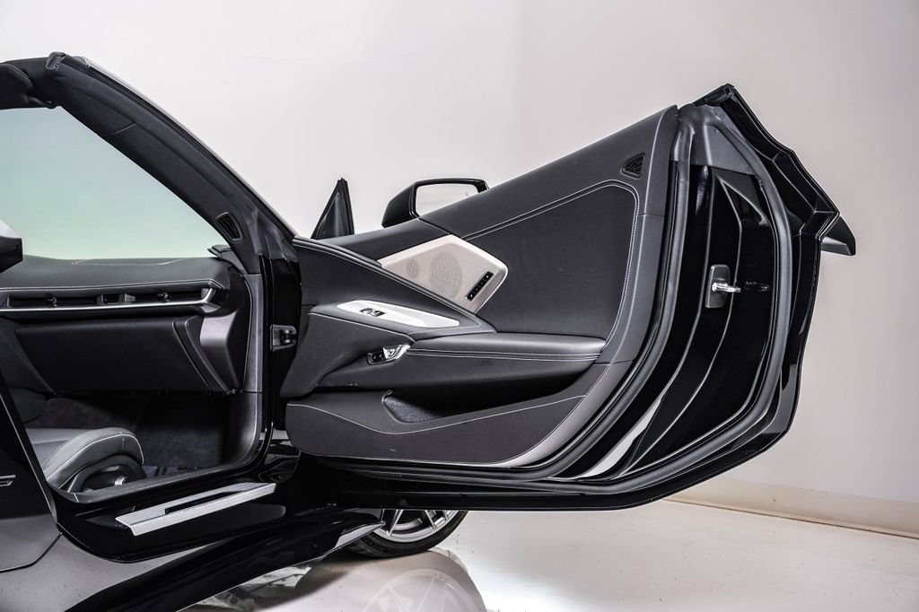 Used 2023 Chevrolet Corvette Z06 RWD image 19