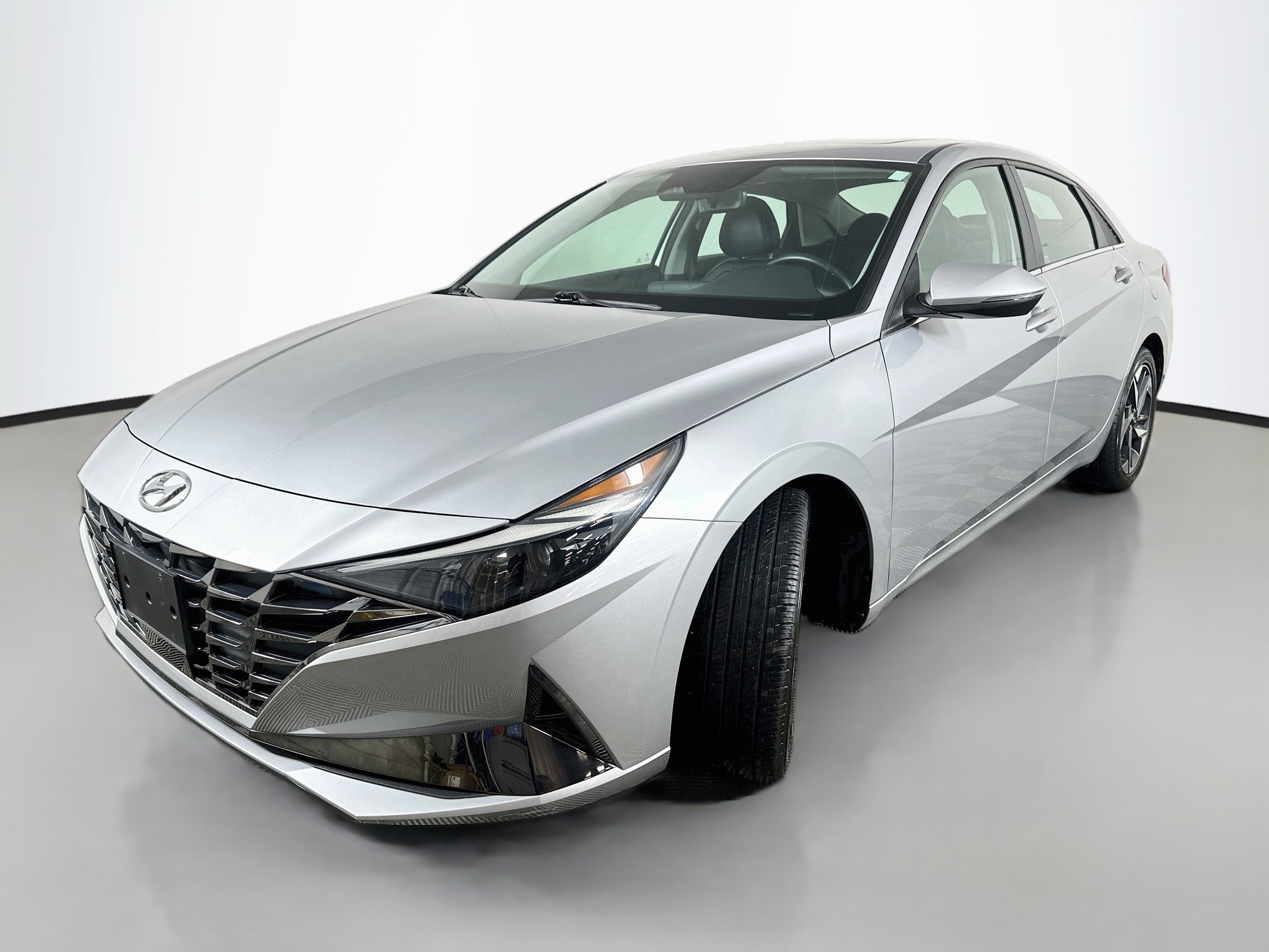 Certified 2023 Hyundai Elantra Limited FWD image 3