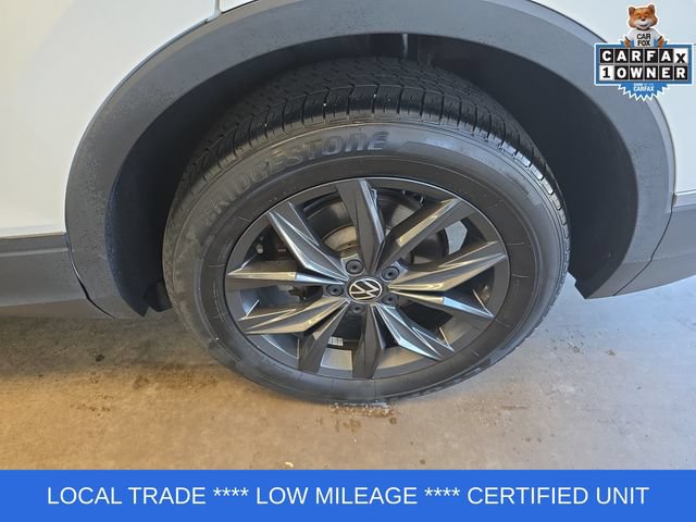 Used 2024 Volkswagen Tiguan SE w/ Panoramic Sunroof Package AWD/4WD image 26