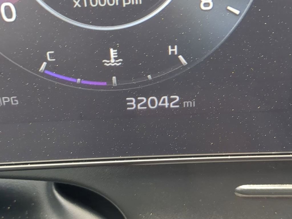 Used 2023 Kia Sportage SX image 30