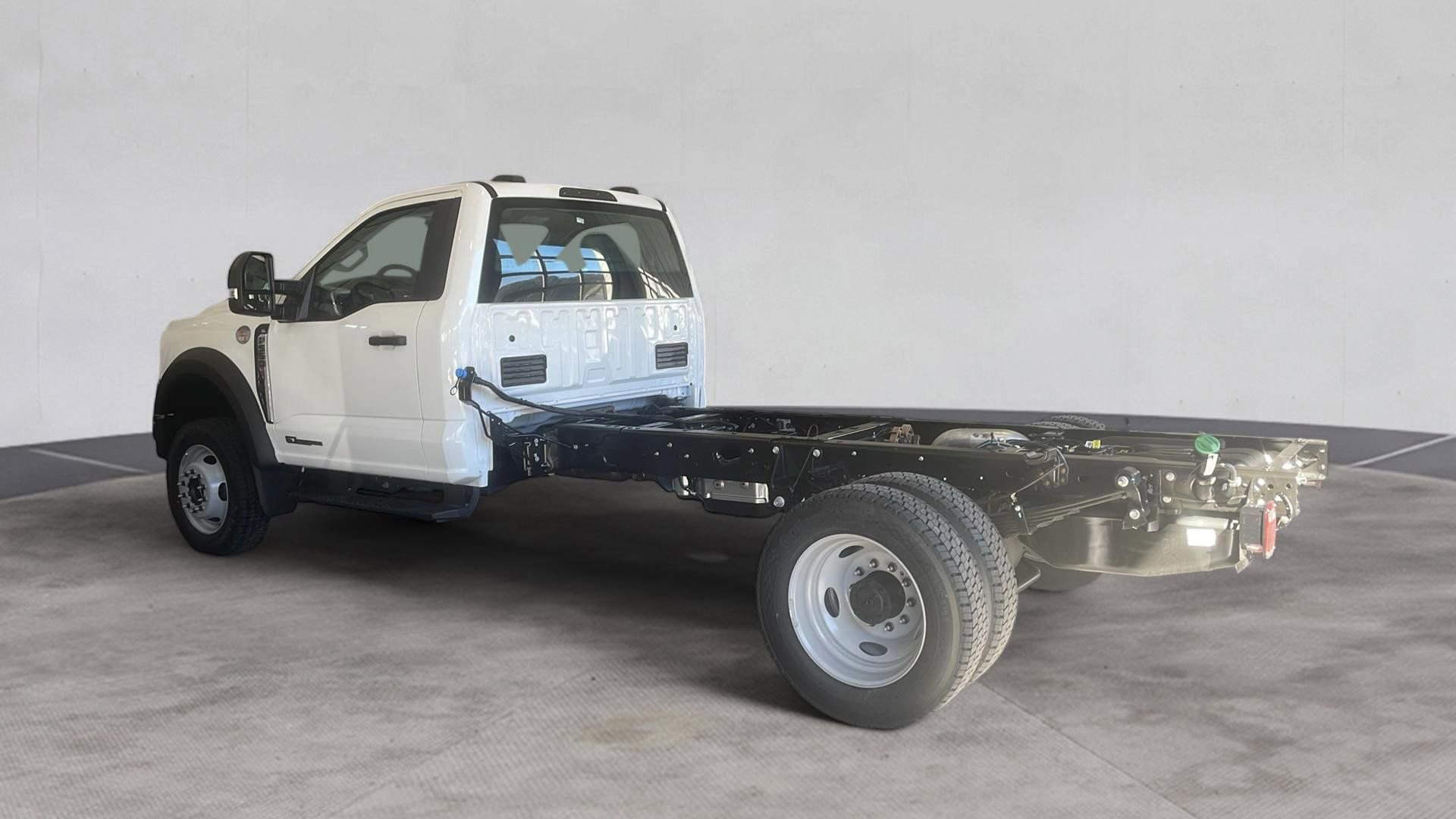 New 2026 Ford F550 4x4 Regular Cab Super Duty image 4