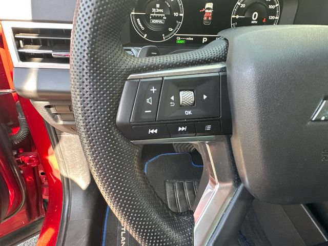 Used 2023 Mitsubishi Outlander 4WD Plug-In Hybrid image 17