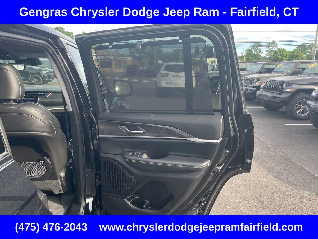 Used 2023 Jeep Grand Cherokee Limited w/ Luxury Tech Group II AWD/4WD image 20