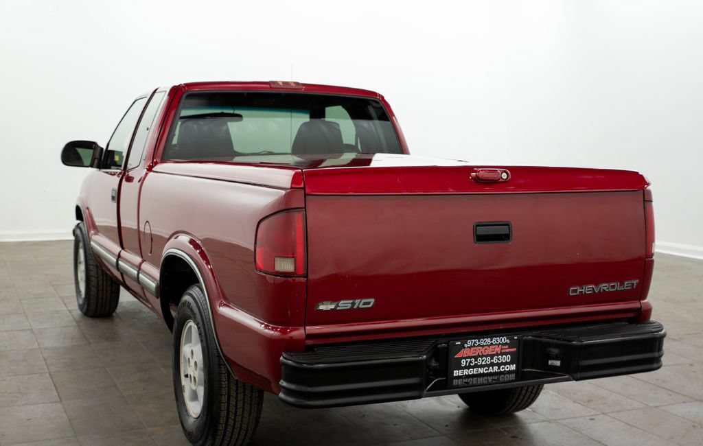 Used 2002 Chevrolet S10 Pickup LS w/ LS Preferred Equipment Group AWD/4WD image 10
