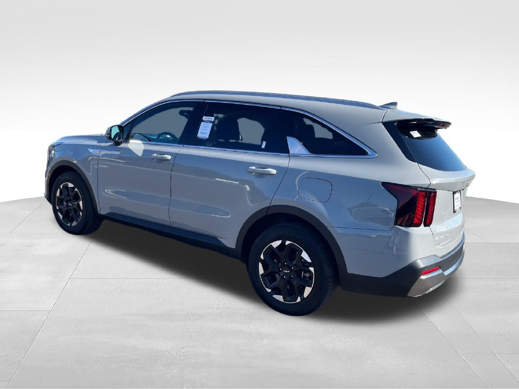 Used 2025 Kia Sorento S w/ Panoramic Sunroof Package FWD image 3