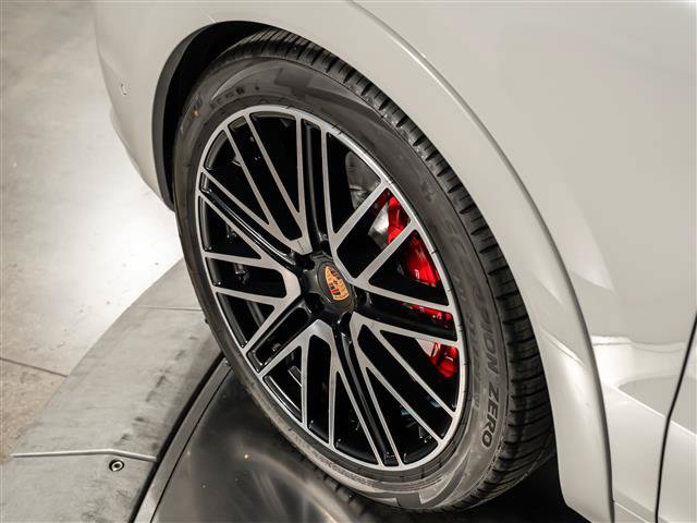 New 2026 Porsche Cayenne GTS AWD/4WD image 16