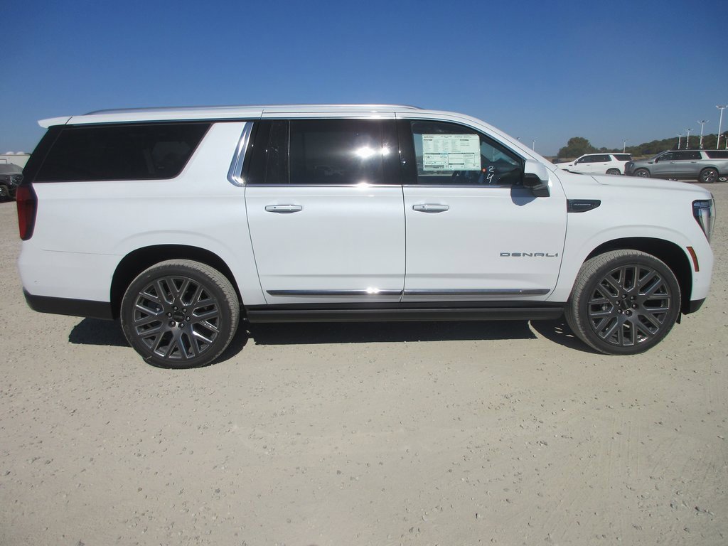 New 2026 GMC Yukon XL Denali Ultimate image 3