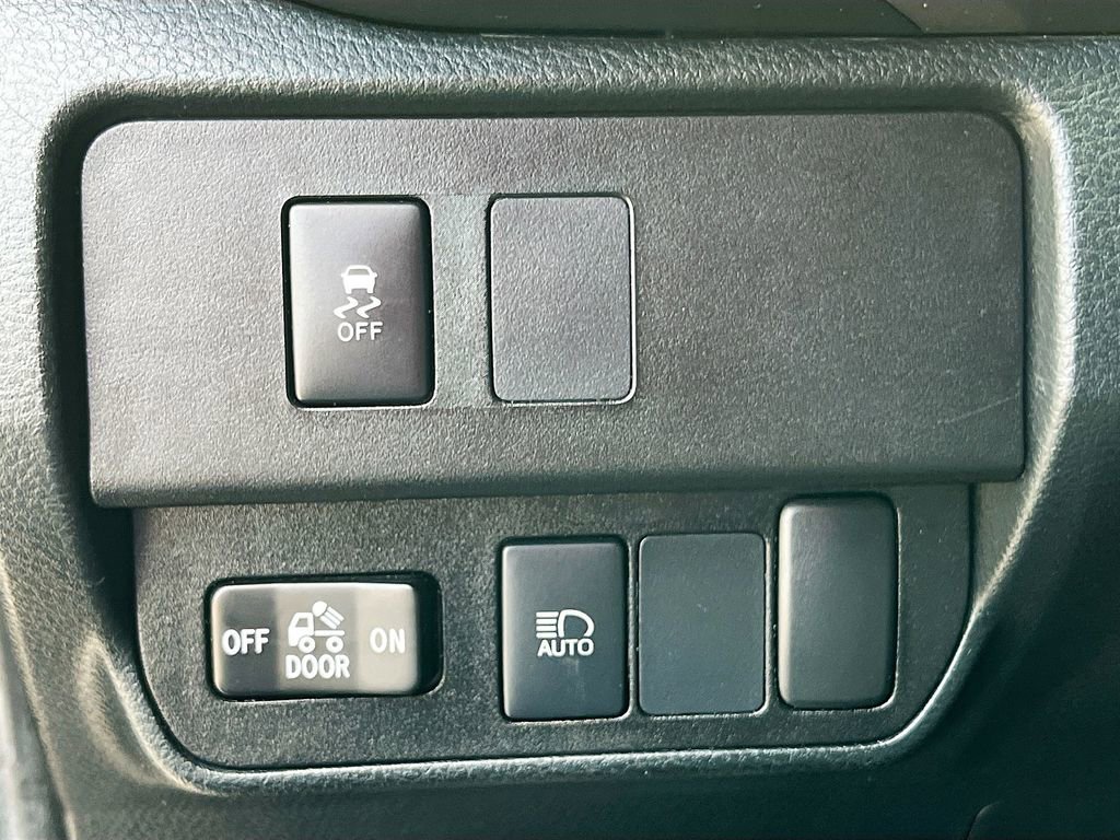 Used 2021 Toyota Tacoma SR5 w/ Technology Package image 10