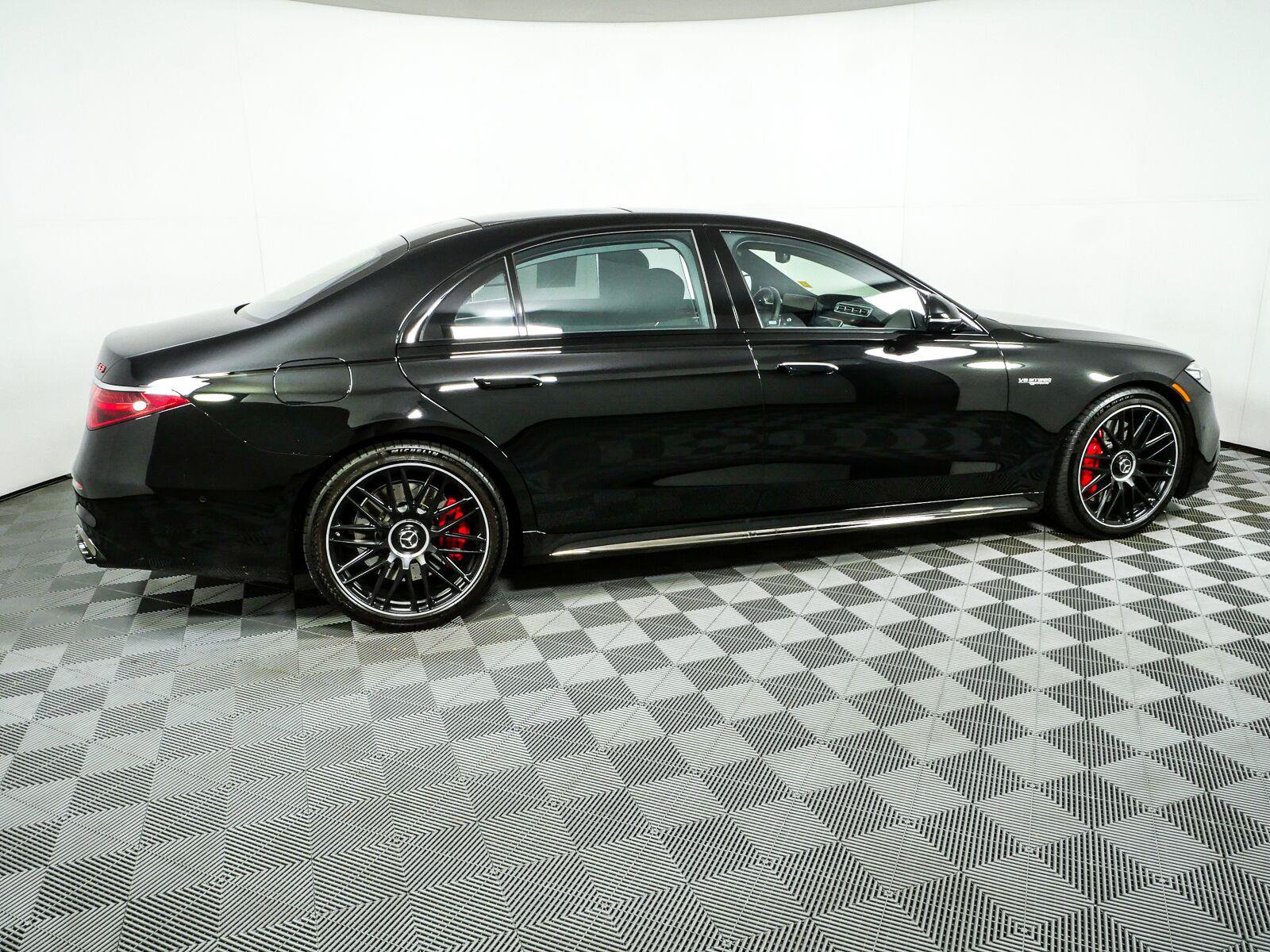 Used 2025 Mercedes-Benz S 63 AMG S image 2