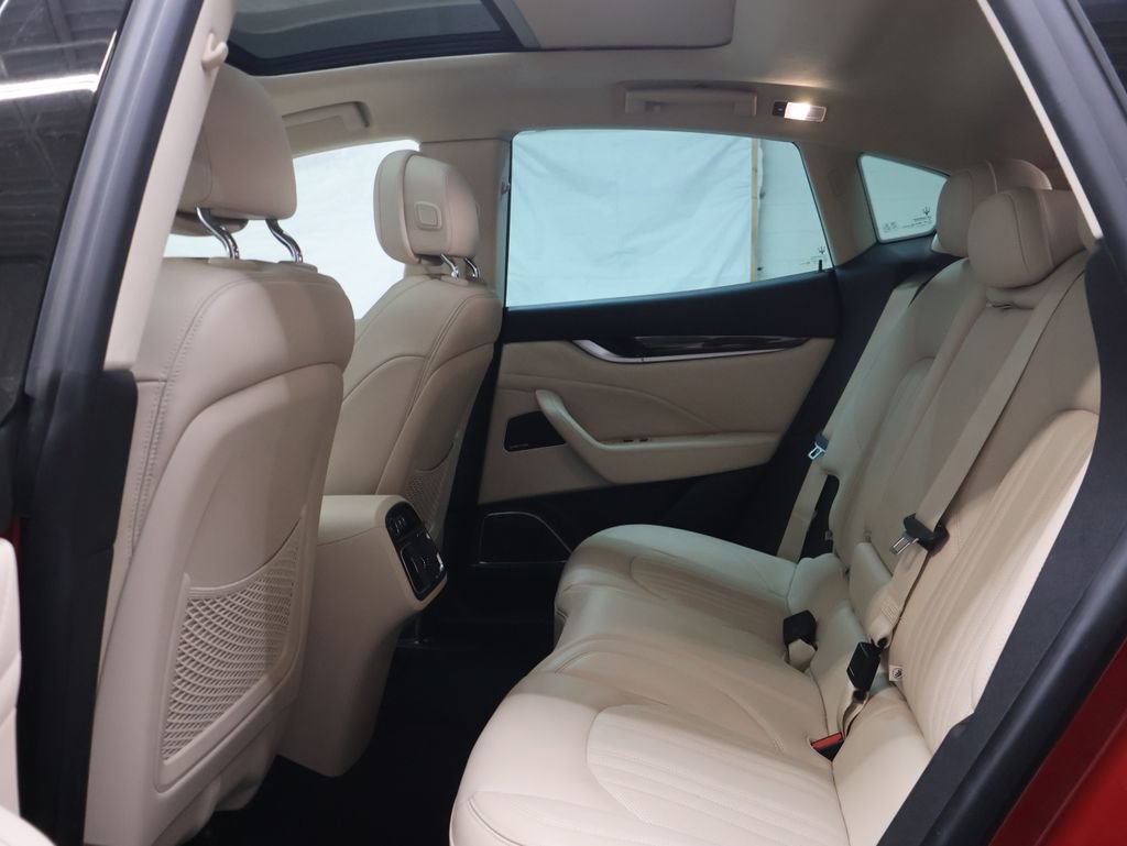 Used 2020 Maserati Levante GranLusso image 15