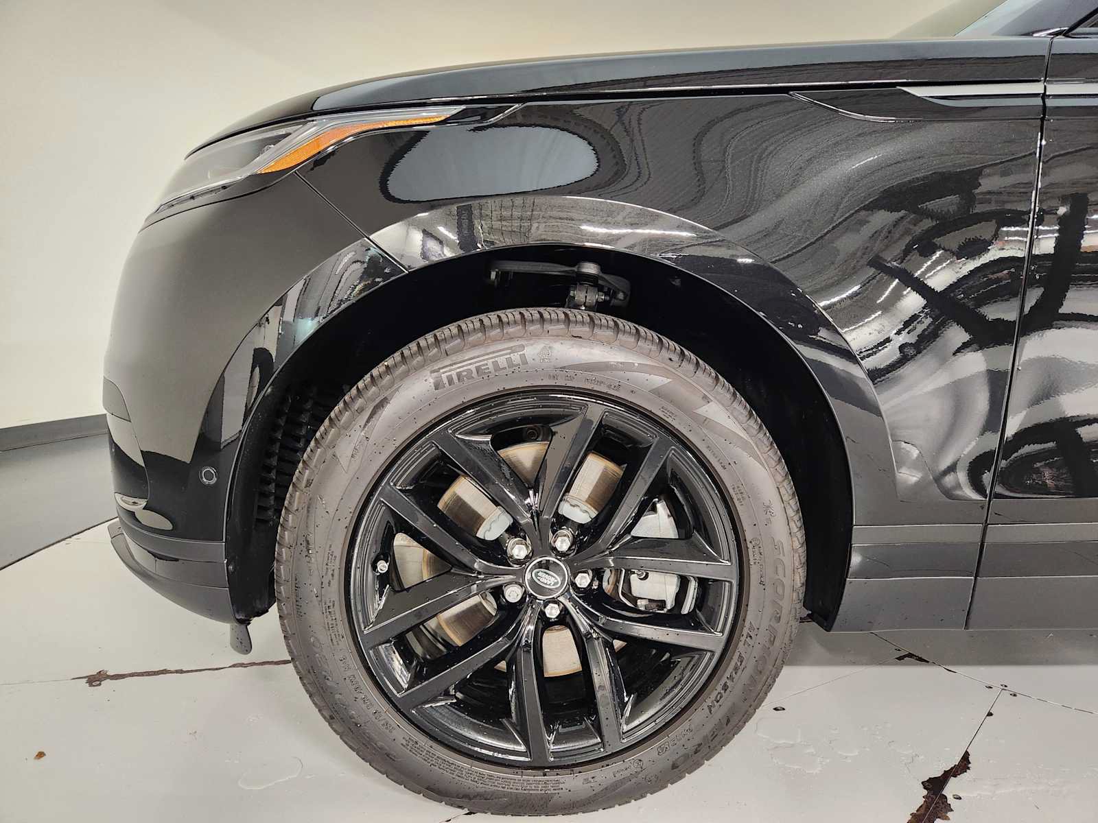 Used 2026 Land Rover Range Rover Velar S AWD/4WD image 11