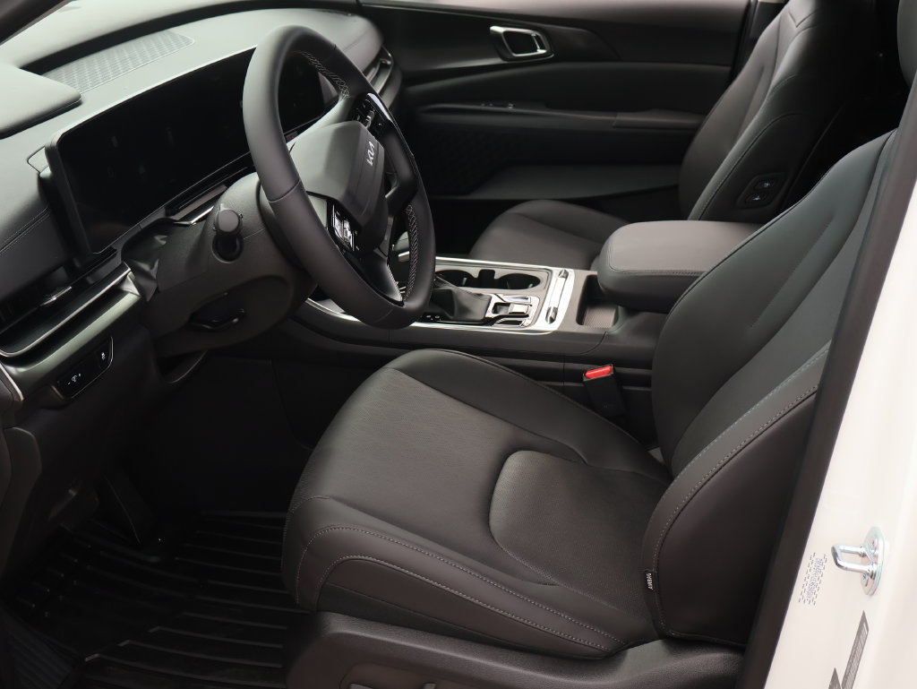 New 2027 Kia Carnival SX w/ Dark Edition Package FWD image 25