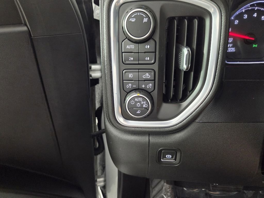Used 2019 Chevrolet Silverado 1500 LTZ w/ LTZ Premium Package AWD/4WD image 22