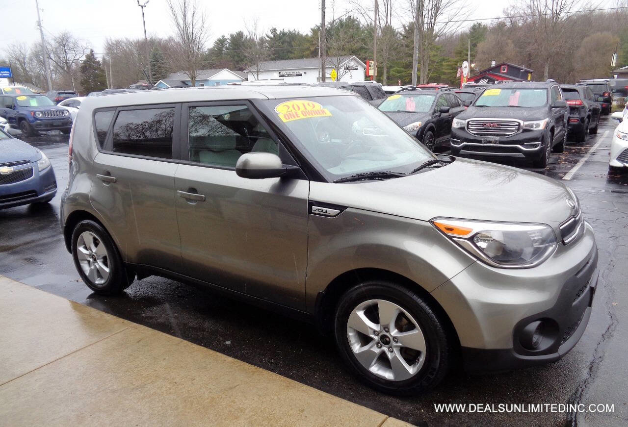 Used 2019 Kia Soul FWD image 2