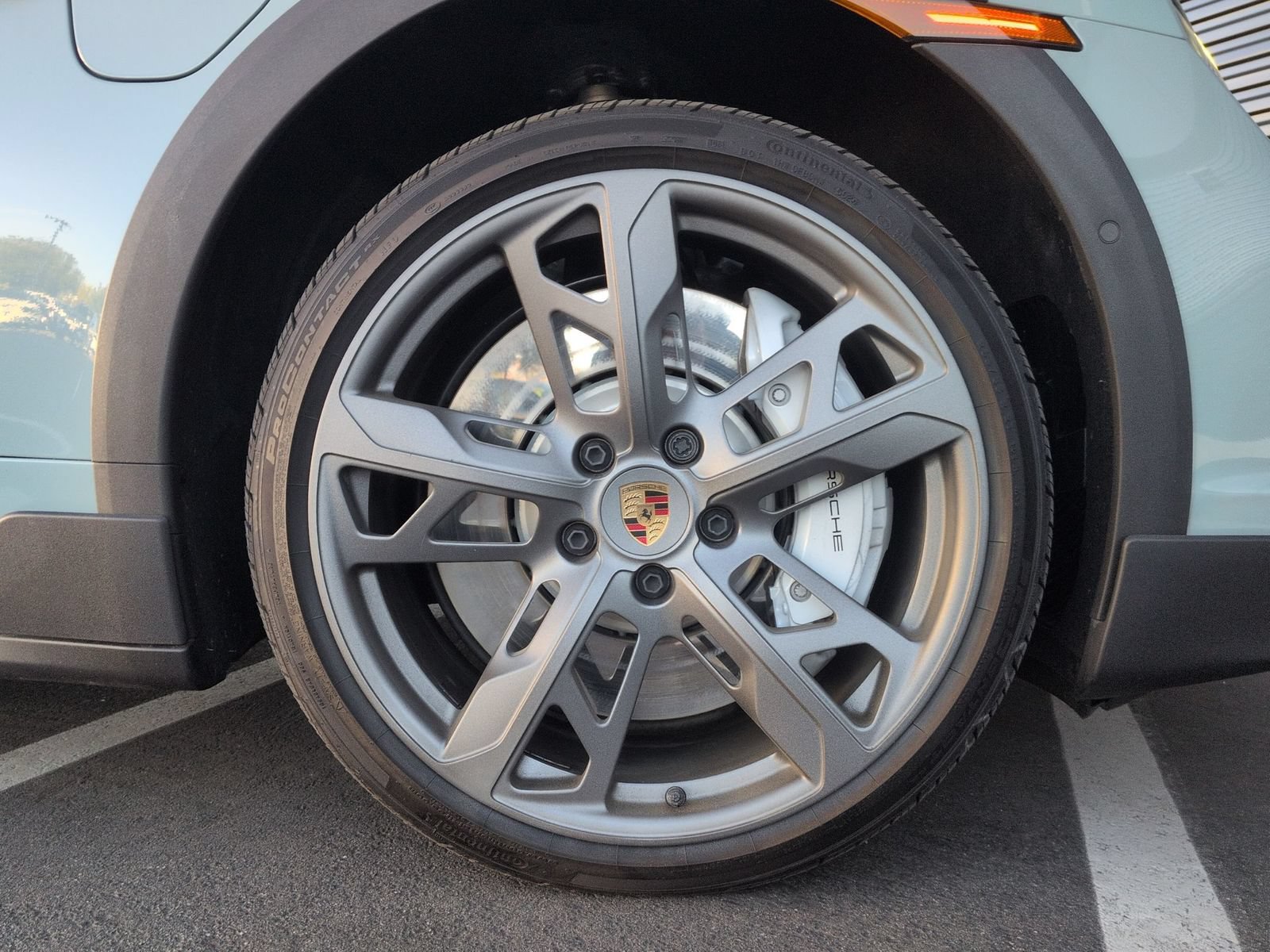 Certified 2025 Porsche Taycan 4 Cross Turismo AWD/4WD image 12