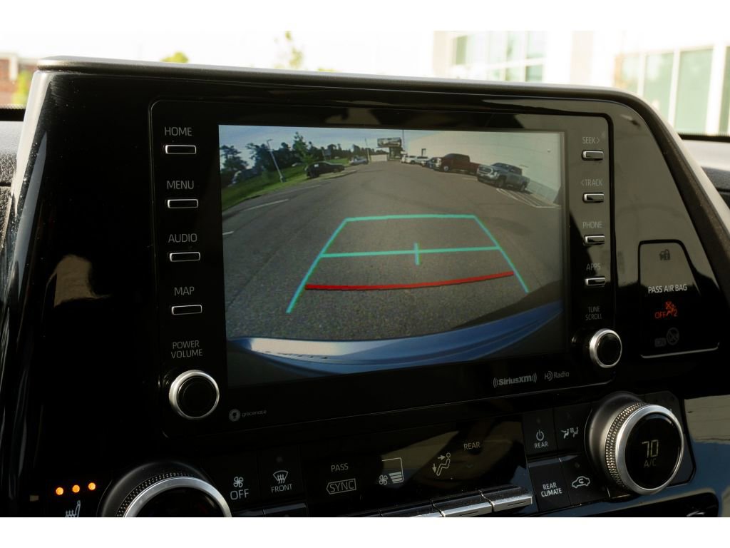 Used 2020 Toyota Highlander XLE FWD image 26