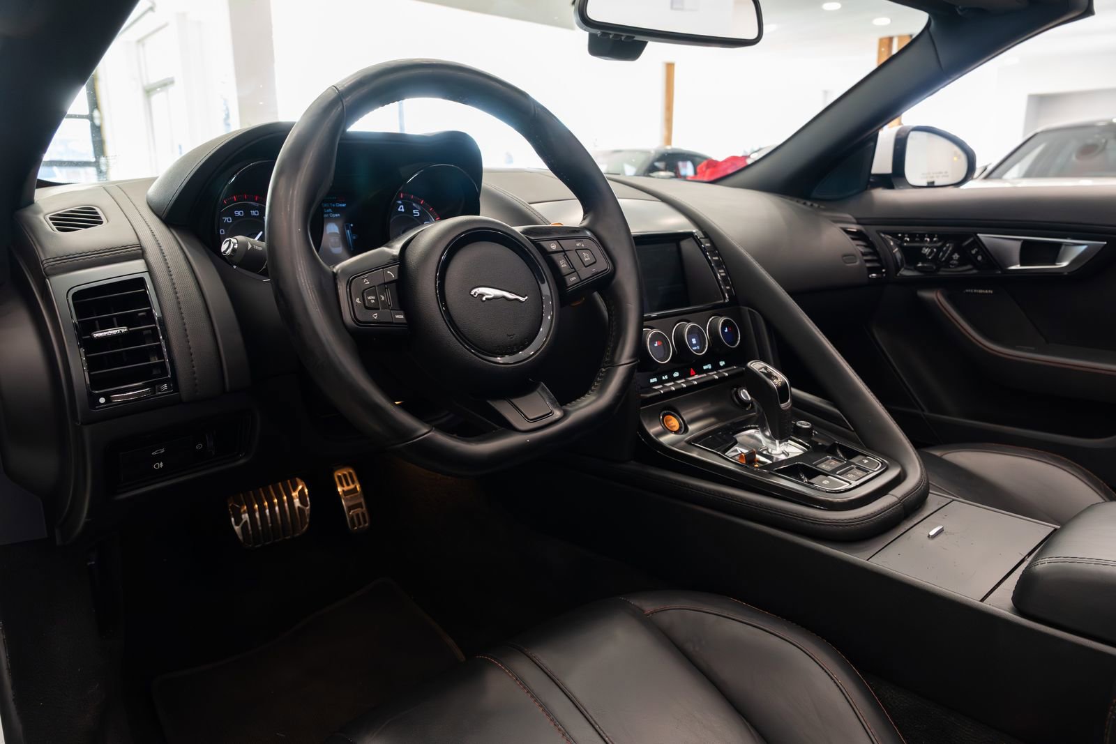 Used 2014 Jaguar F-TYPE S image 18