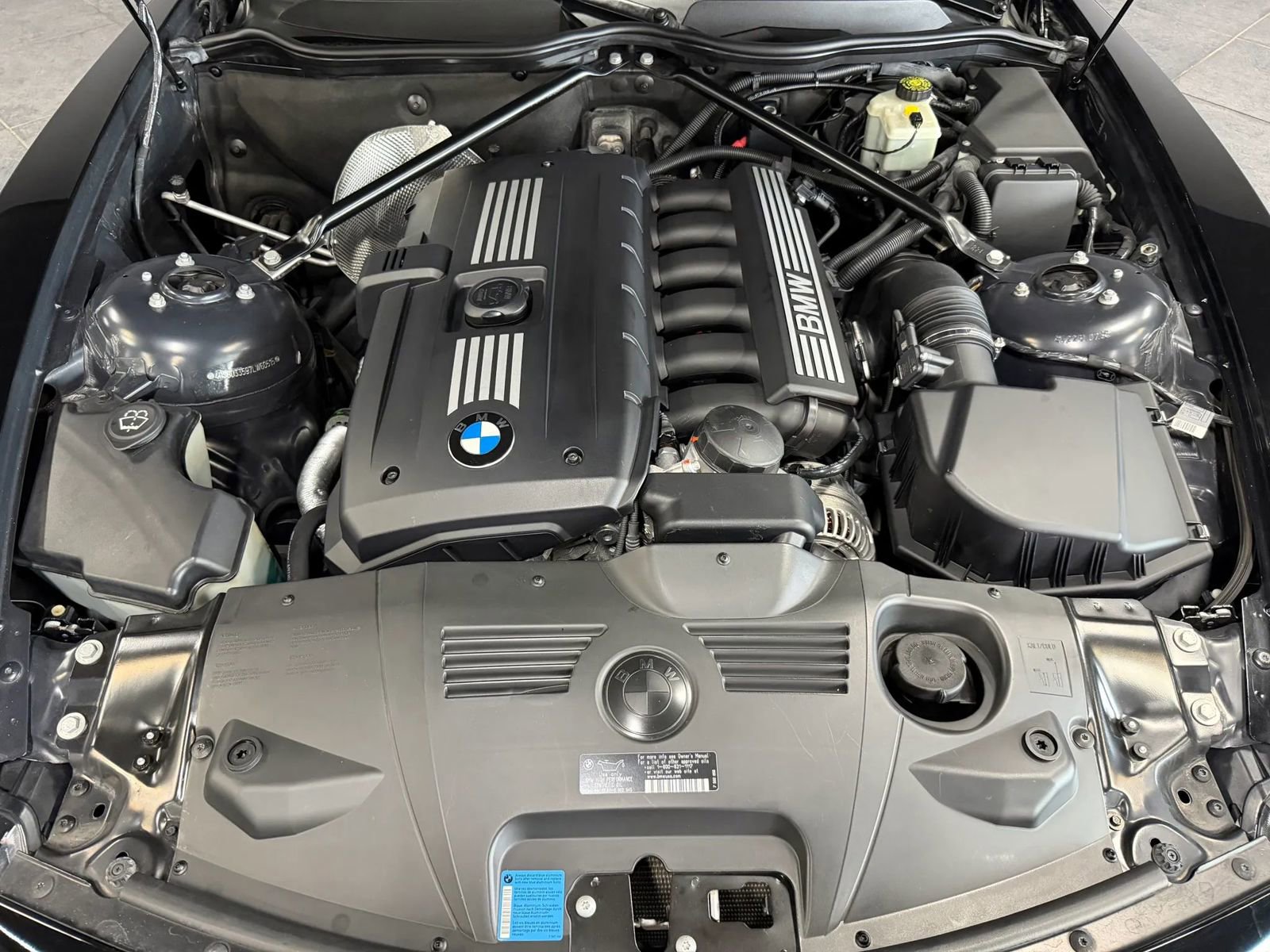 Used 2007 BMW Z4 3.0i RWD image 18